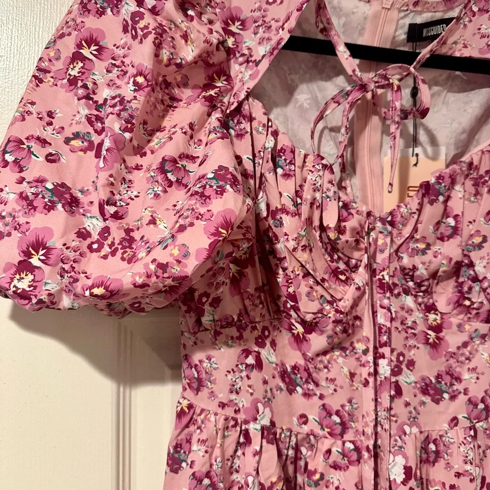 NWT- Puff Sleeve Floral Milkmaid Dress - Picture 2 of 4